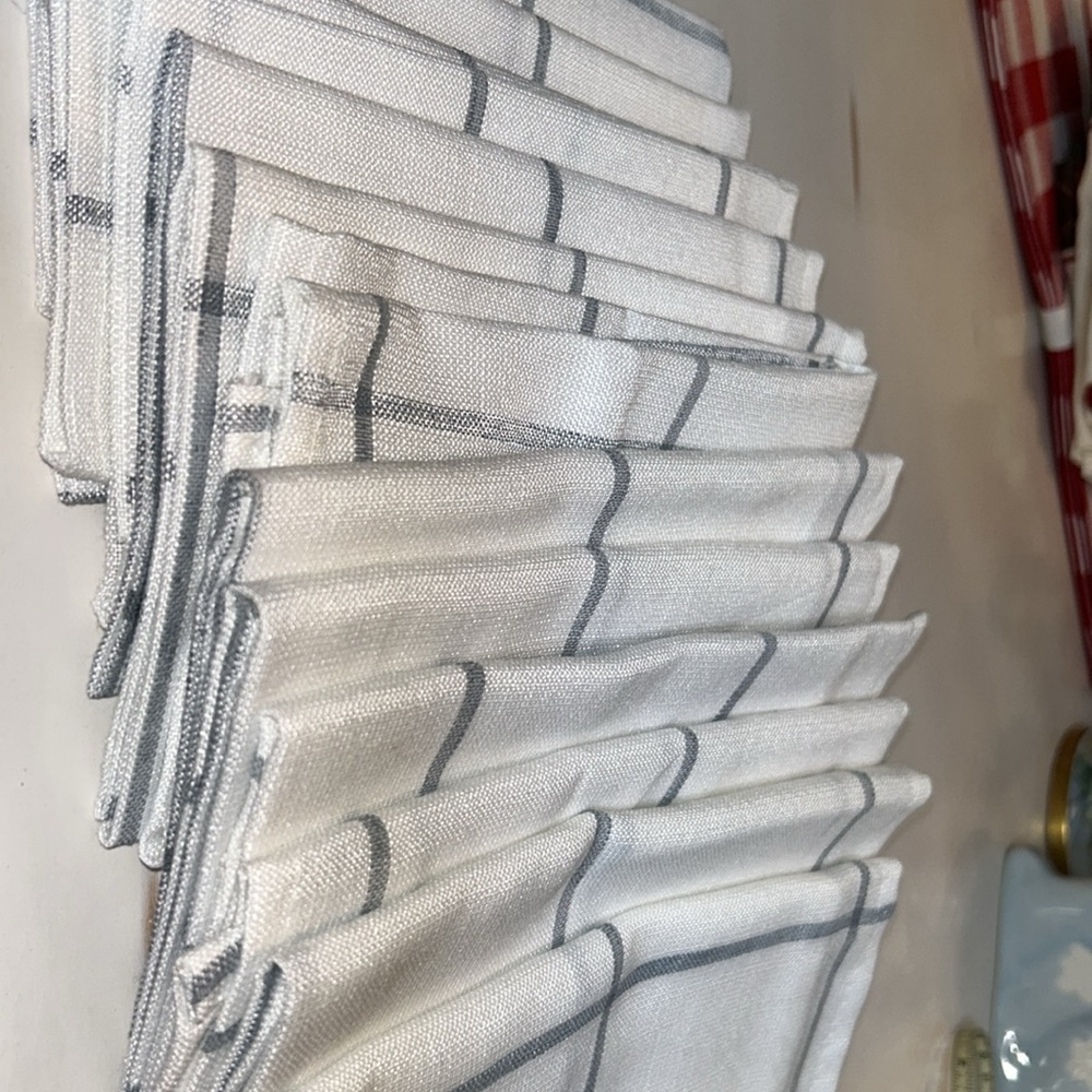 12 new elegant Laura, Ashley napkins